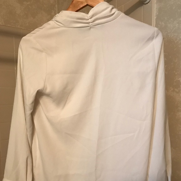 Beautiful white Zara Basic Collection blouse, XS - Picture 5 of 6